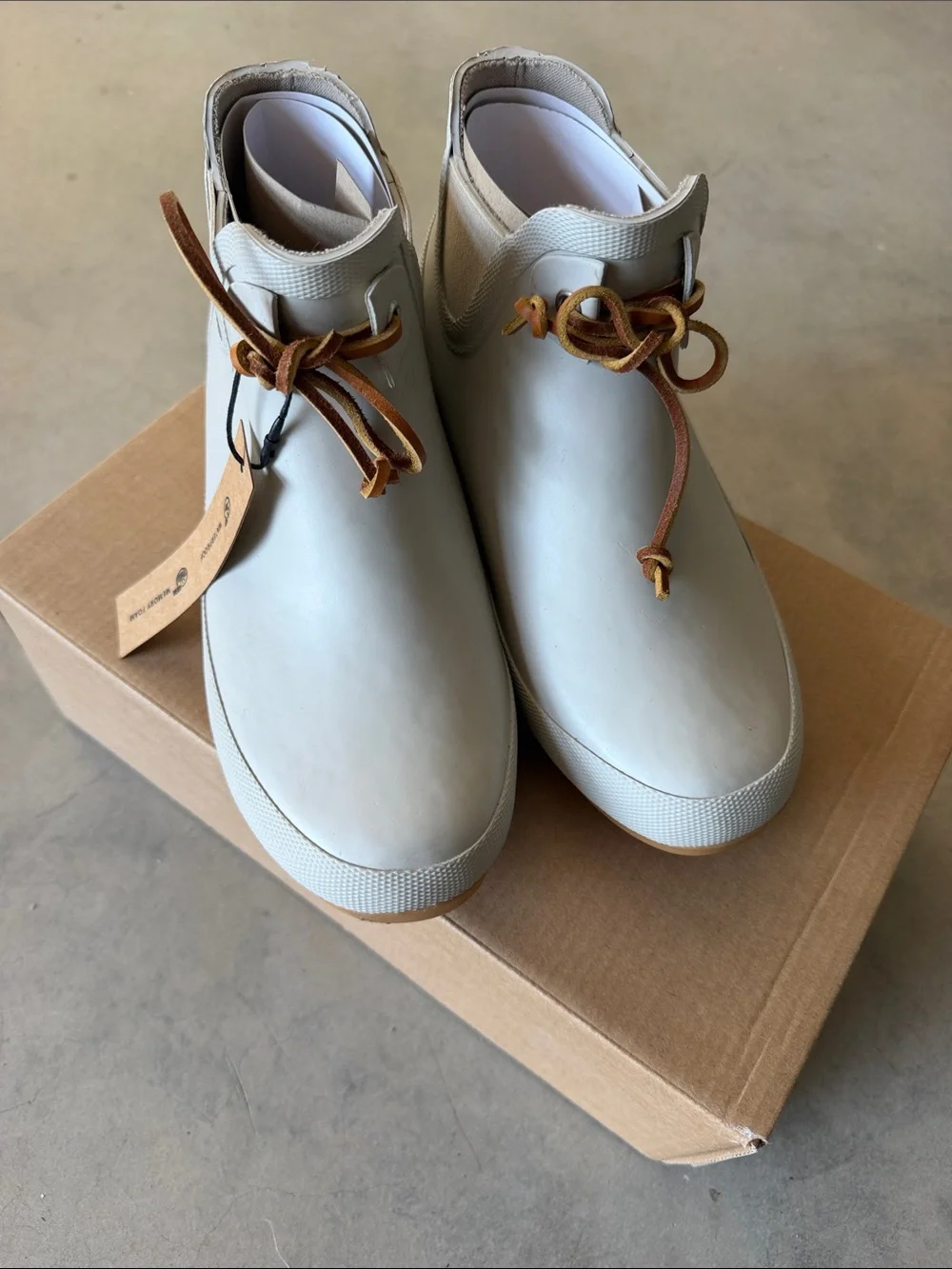 chooka Waterproof Ankle Rain Boots with Gum Sole size 7 sand, color, memory foam